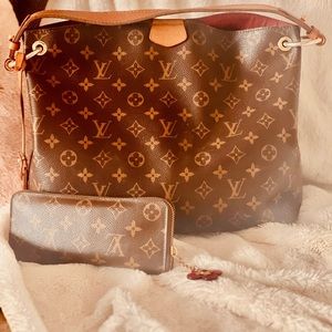 Beautiful Louis Vuitton Monogram purse with matching wallet.Original boxes .